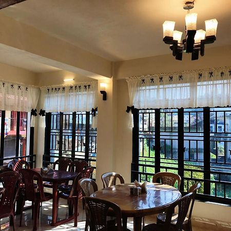 Gracious Lodge Shillong Extérieur photo